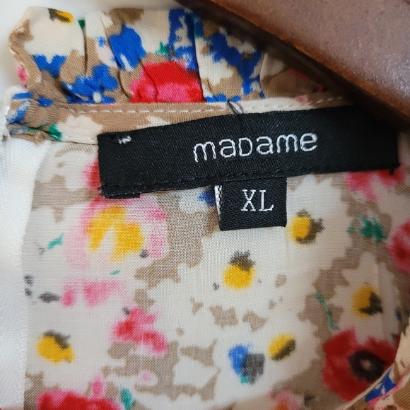 Madame High Neck Floral Top - Picture 3 of 4